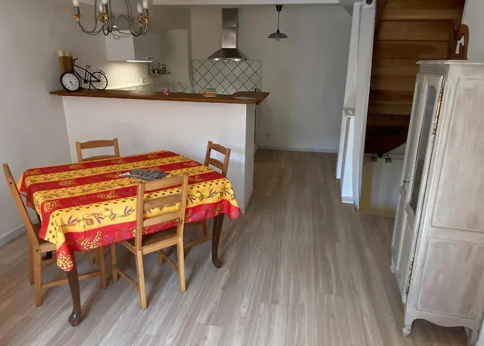 In The Heart Of The Historic Center Of Valreas